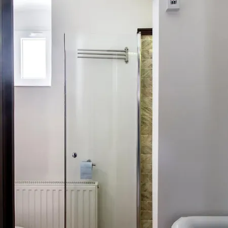 Saba Vendeghaz تابولتْسا