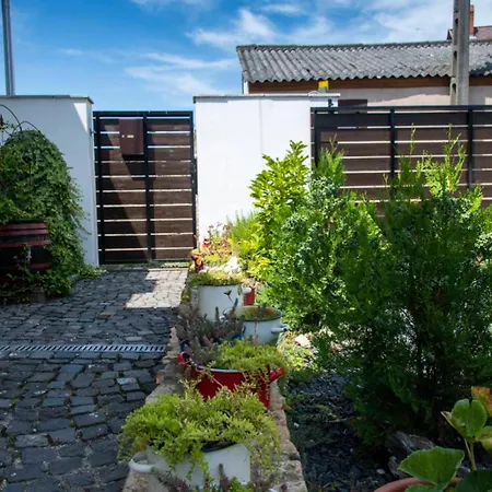 Saba Vendeghaz شقة *