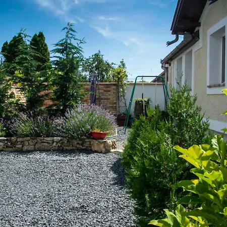 Saba Vendeghaz شقة