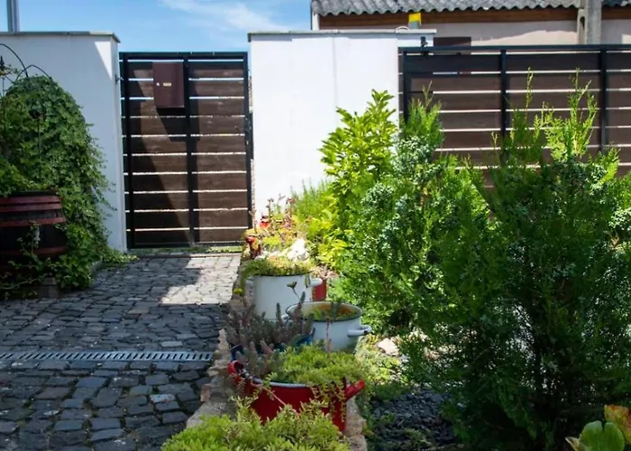 Saba Vendeghaz Lägenhet *