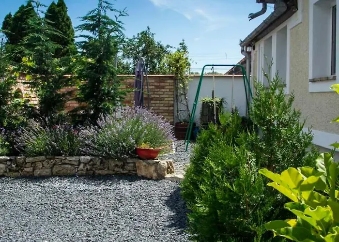 Saba Vendeghaz Lägenhet